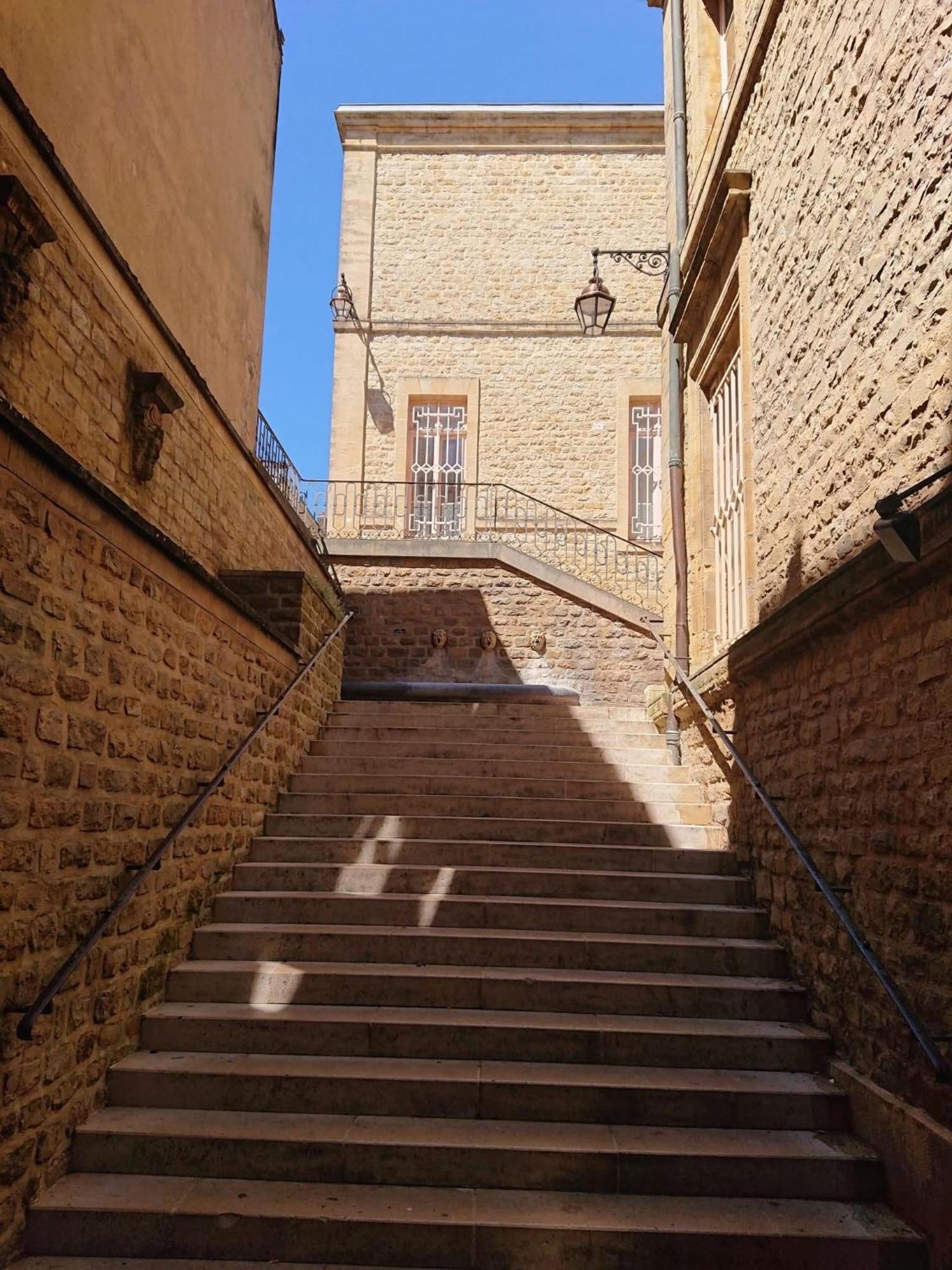Le Petit Ardennais Charleville-Mezieres Exterior foto